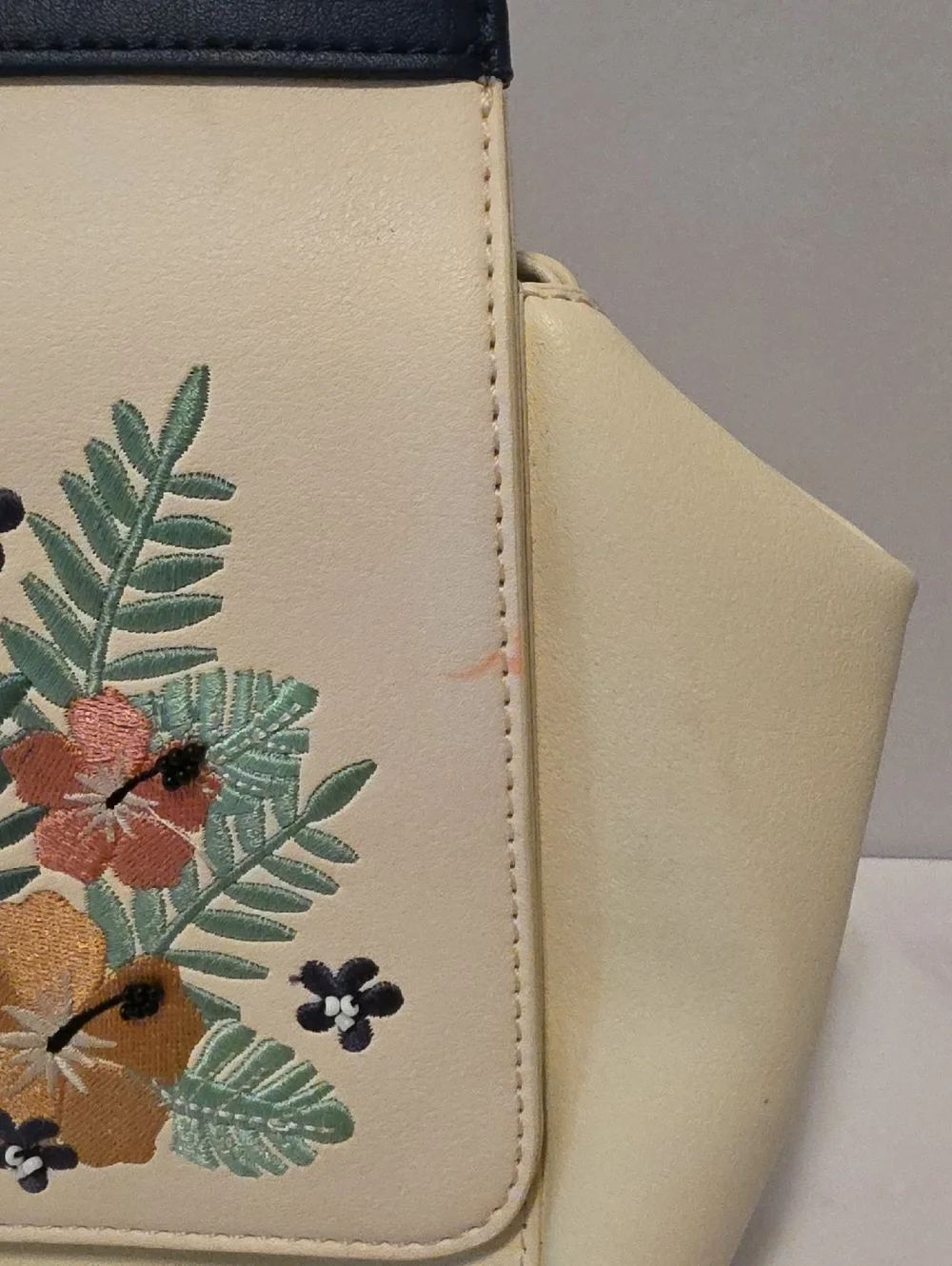 Loungefly Disney Lilo & Stitch Bag